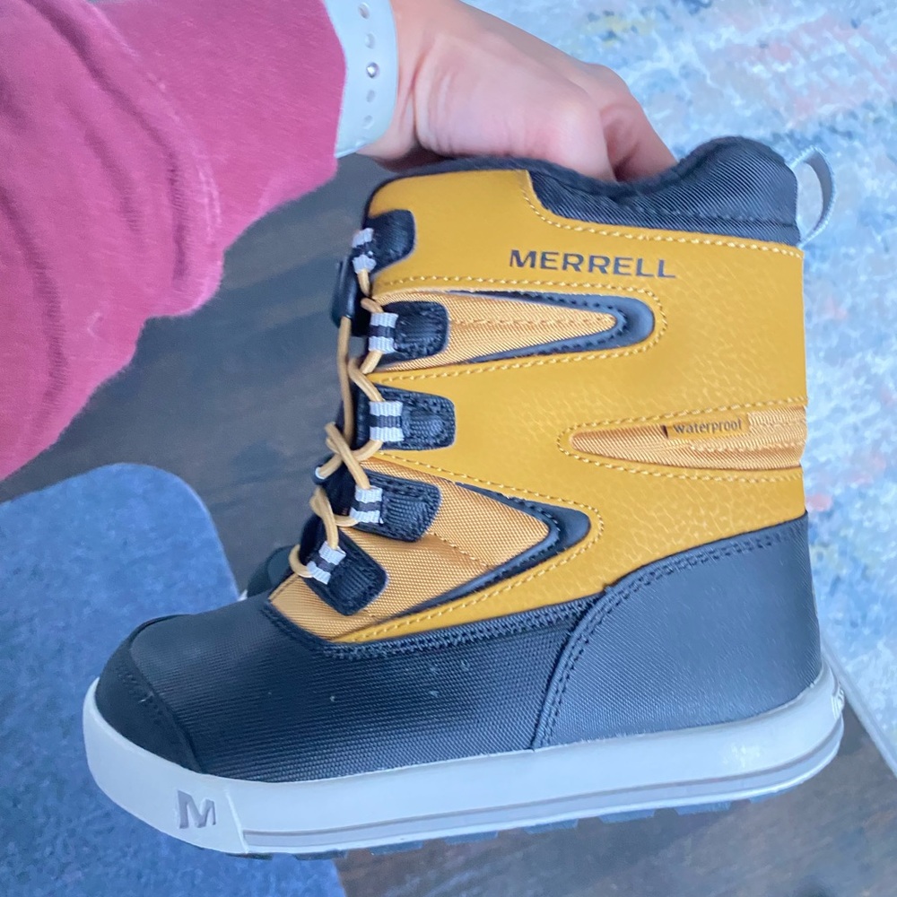 Brand new Merrell size 13 snow boots